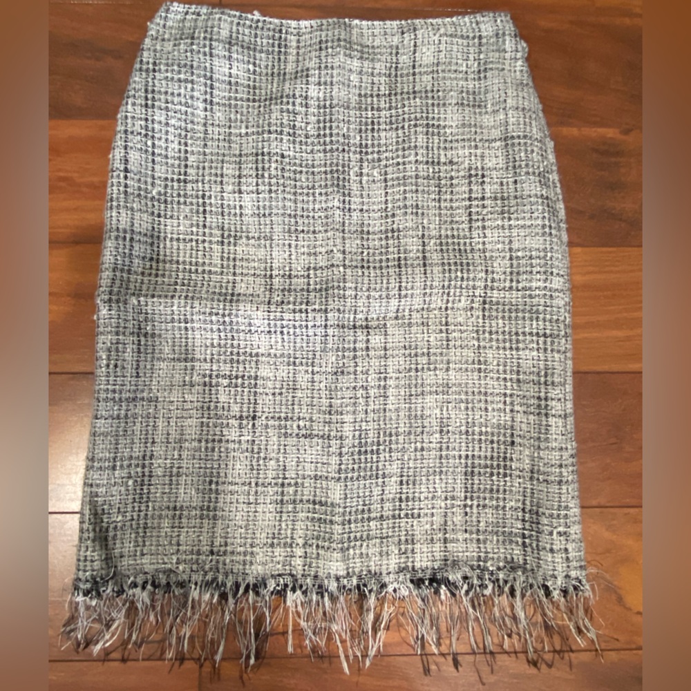 Simon Chang Black and White Knee-Length Pencil Skirt size 6